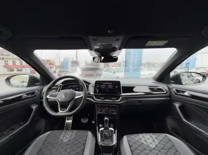 Photo 11 Volkswagen T-roc  1.5 TSI Evo2 150ch R-Line Edition DSG7