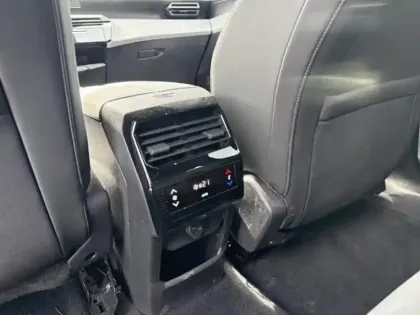 Photo 11 Peugeot 5008  Hybrid 145ch Allure e-DCS6