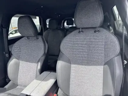 Photo 12 Peugeot 5008  Hybrid 145ch Allure e-DCS6