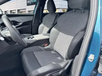 Photo 8 Peugeot 5008  Hybrid 145ch Allure e-DCS6