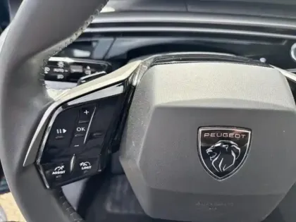 Photo 14 Peugeot 5008  Hybrid 145ch Allure e-DCS6