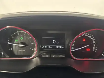 Photo 11 Peugeot 2008  1.2 PureTech 110ch GT Line S&S