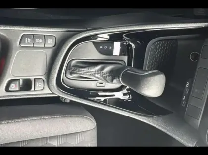 Photo 14 Toyota Yaris  116h Design RAC MC24 2025