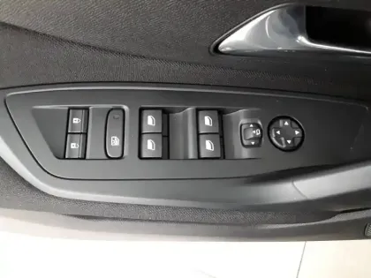 Photo 20 Peugeot 308  PHEV 180 e-EAT8