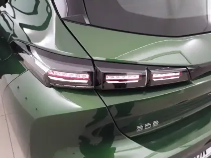 Photo 16 Peugeot 308  PHEV 180 e-EAT8