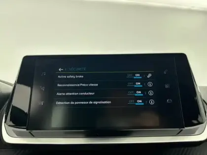 Photo 97 Peugeot 208  Electrique 50 kWh 136ch