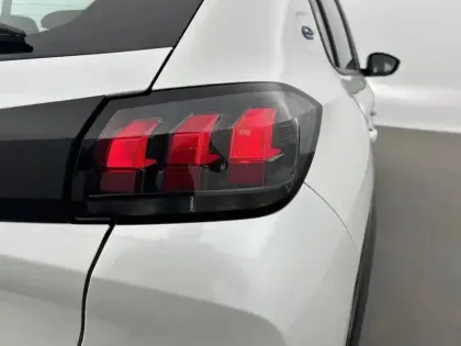 Photo 49 Peugeot 208  Electrique 50 kWh 136ch