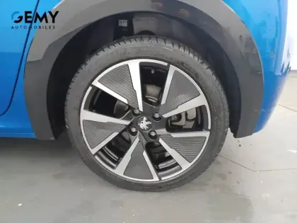 Photo 10 Peugeot 208 Gén. II Ph1 NG GT 5