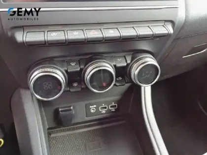 Photo 15 Renault Captur  TCe 90 - 21