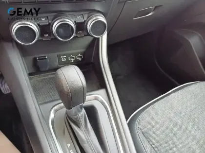 Photo 13 Renault Captur  E-Tech full hybrid 145