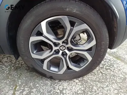 Photo 10 Renault Captur  E-Tech full hybrid 145