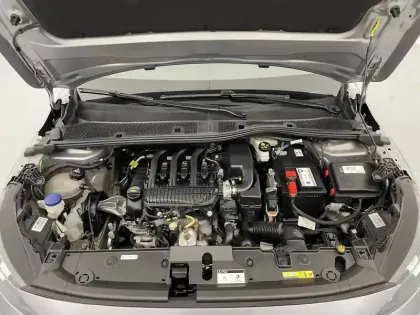 Photo 84 Peugeot 208  PureTech 75 S&S BVM5