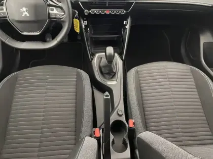 Photo 24 Peugeot 208  PureTech 75 S&S BVM5