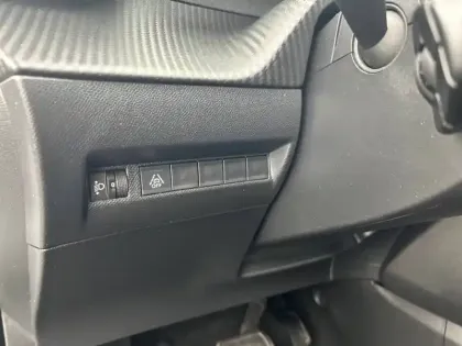 Photo 84 Peugeot 2008  BlueHDi 130 S&S EAT8