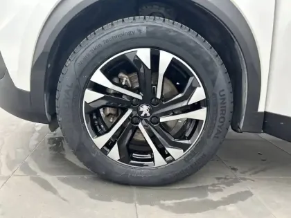 Photo 45 Peugeot 2008  BlueHDi 130 S&S EAT8