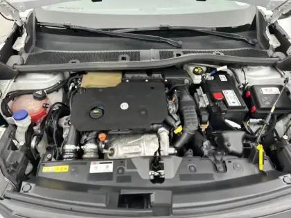 Photo 80 Peugeot 2008  BlueHDi 130 S&S EAT8