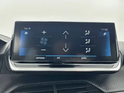 Photo 88 Peugeot 2008  BlueHDi 130 S&S EAT8