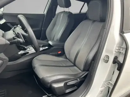 Photo 76 Peugeot 2008  BlueHDi 130 S&S EAT8