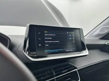 Photo 19 Peugeot 208  Electrique 50 kWh 136ch