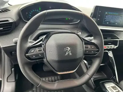Photo 8 Peugeot 208  Electrique 50 kWh 136ch