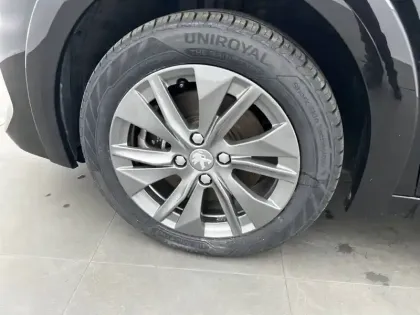 Photo 12 Peugeot 208  Electrique 50 kWh 136ch