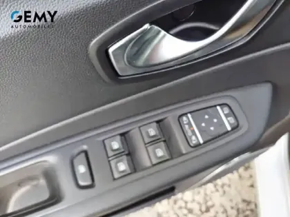 Photo 11 Renault Captur  TCe 90 - 19