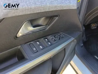 Photo 43 Peugeot 3008  Hybrid 136 e-DCS6