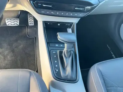 Photo 9 Hyundai Bayon  1.0 T-GDi 100 DCT-7 Hybrid 48V