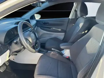 Photo 7 Hyundai Bayon  1.0 T-GDi 100 DCT-7 Hybrid 48V