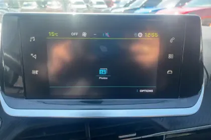 Photo 21 Peugeot 208  Electrique 50 kWh 136ch