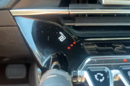 Photo 22 Peugeot 208  Electrique 50 kWh 136ch