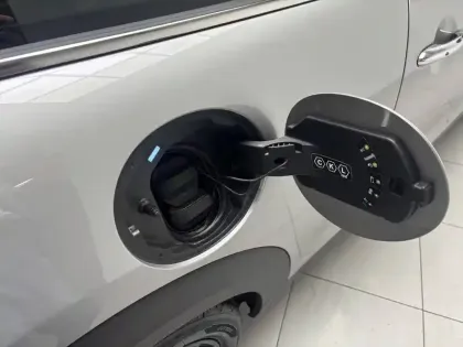 Photo 17 Mini Mini Hatch 3 Portes Cooper SE 184 ch