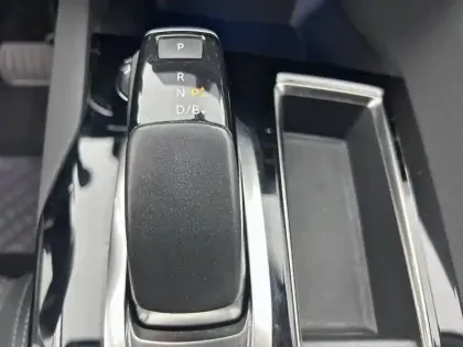 Photo 13 Peugeot 3008  Hybrid 225 e-EAT8