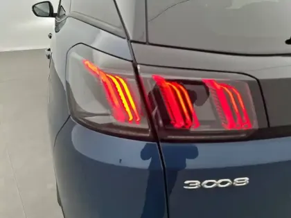 Photo 16 Peugeot 3008  Hybrid 225 e-EAT8
