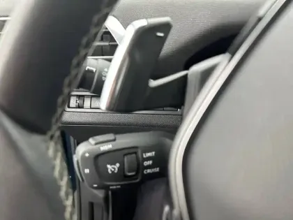 Photo 23 Peugeot 3008  Hybrid 225 e-EAT8