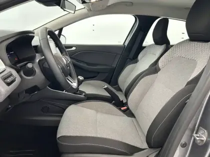 Photo 44 Renault Clio Gén. V (BJA) Ph2 Evolution 5