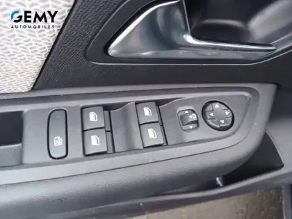 Photo 11 Citroën C4  PureTech 130 S&S EAT8