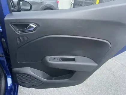 Photo 17 Renault Clio  E-Tech full hybrid 145