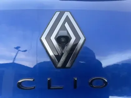 Photo 16 Renault Clio  E-Tech full hybrid 145