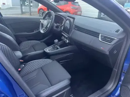 Photo 15 Renault Clio  E-Tech full hybrid 145