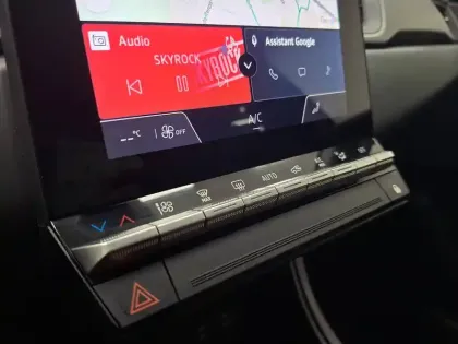 Photo 75 Renault Captur  E-Tech full hybrid 145 ch