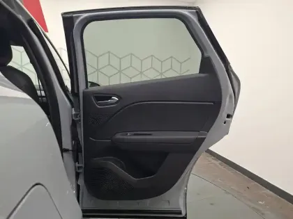 Photo 106 Renault Captur  E-Tech full hybrid 145 ch