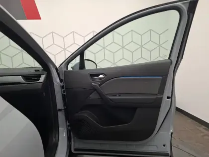 Photo 109 Renault Captur  E-Tech full hybrid 145 ch