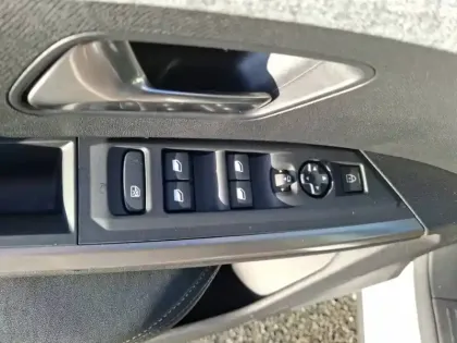 Photo 58 Peugeot 3008  Plug-in Hybrid 195 e-DCS7