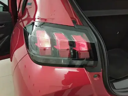 Photo 16 Peugeot 208  PureTech 75 S&S BVM5