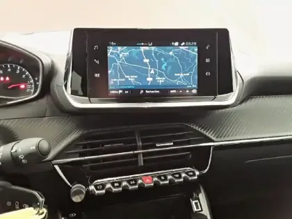 Photo 14 Peugeot 208  PureTech 75 S&S BVM5