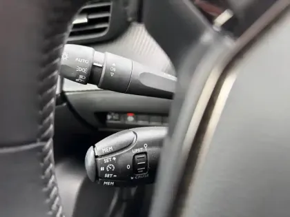 Photo 18 Peugeot 2008  Electrique 136 ch