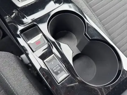 Photo 23 Peugeot 2008  Electrique 136 ch