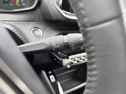 Photo 19 Peugeot 2008  Electrique 136 ch