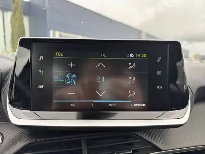 Photo 25 Peugeot 2008  Electrique 136 ch